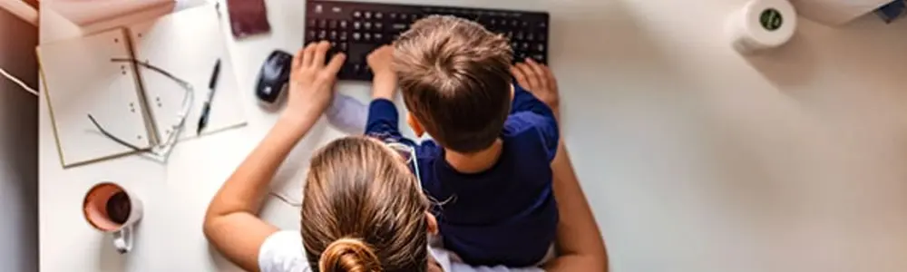 <ul class="list-none list-inside fa-ul flex flex-col">
<li>
<span class="fa-li text-tertary-900"><svg aria-hidden="true" focusable="false" data-prefix="fas" data-icon="check" class="svg-inline--fa fa-check " role="img" xmlns="http://www.w3.org/2000/svg" viewBox="0 0 448 512"><path fill="currentColor" d="M438.6 105.4c12.5 12.5 12.5 32.8 0 45.3l-256 256c-12.5 12.5-32.8 12.5-45.3 0l-128-128c-12.5-12.5-12.5-32.8 0-45.3s32.8-12.5 45.3 0L160 338.7 393.4 105.4c12.5-12.5 32.8-12.5 45.3 0z"></path></svg></span>
Manque d’affirmation
</li>
<li>
<span class="fa-li text-tertary-900"><svg aria-hidden="true" focusable="false" data-prefix="fas" data-icon="check" class="svg-inline--fa fa-check " role="img" xmlns="http://www.w3.org/2000/svg" viewBox="0 0 448 512"><path fill="currentColor" d="M438.6 105.4c12.5 12.5 12.5 32.8 0 45.3l-256 256c-12.5 12.5-32.8 12.5-45.3 0l-128-128c-12.5-12.5-12.5-32.8 0-45.3s32.8-12.5 45.3 0L160 338.7 393.4 105.4c12.5-12.5 32.8-12.5 45.3 0z"></path></svg></span>
Difficulté à poser vos limites
</li>
<li>
<span class="fa-li text-tertary-900"><svg aria-hidden="true" focusable="false" data-prefix="fas" data-icon="check" class="svg-inline--fa fa-check " role="img" xmlns="http://www.w3.org/2000/svg" viewBox="0 0 448 512"><path fill="currentColor" d="M438.6 105.4c12.5 12.5 12.5 32.8 0 45.3l-256 256c-12.5 12.5-32.8 12.5-45.3 0l-128-128c-12.5-12.5-12.5-32.8 0-45.3s32.8-12.5 45.3 0L160 338.7 393.4 105.4c12.5-12.5 32.8-12.5 45.3 0z"></path></svg></span>
Stress et charge mentale
</li>
<li>
<span class="fa-li text-tertary-900"><svg aria-hidden="true" focusable="false" data-prefix="fas" data-icon="check" class="svg-inline--fa fa-check " role="img" xmlns="http://www.w3.org/2000/svg" viewBox="0 0 448 512"><path fill="currentColor" d="M438.6 105.4c12.5 12.5 12.5 32.8 0 45.3l-256 256c-12.5 12.5-32.8 12.5-45.3 0l-128-128c-12.5-12.5-12.5-32.8 0-45.3s32.8-12.5 45.3 0L160 338.7 393.4 105.4c12.5-12.5 32.8-12.5 45.3 0z"></path></svg></span>
Tendance au perfectionnisme
</li>
</ul> <ul class="list-none list-inside fa-ul flex flex-col">
<li>
<span class="fa-li text-tertary-900"><svg aria-hidden="true" focusable="false" data-prefix="fas" data-icon="check" class="svg-inline--fa fa-check " role="img" xmlns="http://www.w3.org/2000/svg" viewBox="0 0 448 512"><path fill="currentColor" d="M438.6 105.4c12.5 12.5 12.5 32.8 0 45.3l-256 256c-12.5 12.5-32.8 12.5-45.3 0l-128-128c-12.5-12.5-12.5-32.8 0-45.3s32.8-12.5 45.3 0L160 338.7 393.4 105.4c12.5-12.5 32.8-12.5 45.3 0z"></path></svg></span>
Manque d’affirmation
</li>
<li>
<span class="fa-li text-tertary-900"><svg aria-hidden="true" focusable="false" data-prefix="fas" data-icon="check" class="svg-inline--fa fa-check " role="img" xmlns="http://www.w3.org/2000/svg" viewBox="0 0 448 512"><path fill="currentColor" d="M438.6 105.4c12.5 12.5 12.5 32.8 0 45.3l-256 256c-12.5 12.5-32.8 12.5-45.3 0l-128-128c-12.5-12.5-12.5-32.8 0-45.3s32.8-12.5 45.3 0L160 338.7 393.4 105.4c12.5-12.5 32.8-12.5 45.3 0z"></path></svg></span>
Difficulté à poser vos limites
</li>
<li>
<span class="fa-li text-tertary-900"><svg aria-hidden="true" focusable="false" data-prefix="fas" data-icon="check" class="svg-inline--fa fa-check " role="img" xmlns="http://www.w3.org/2000/svg" viewBox="0 0 448 512"><path fill="currentColor" d="M438.6 105.4c12.5 12.5 12.5 32.8 0 45.3l-256 256c-12.5 12.5-32.8 12.5-45.3 0l-128-128c-12.5-12.5-12.5-32.8 0-45.3s32.8-12.5 45.3 0L160 338.7 393.4 105.4c12.5-12.5 32.8-12.5 45.3 0z"></path></svg></span>
Stress et charge mentale
</li>
<li>
<span class="fa-li text-tertary-900"><svg aria-hidden="true" focusable="false" data-prefix="fas" data-icon="check" class="svg-inline--fa fa-check " role="img" xmlns="http://www.w3.org/2000/svg" viewBox="0 0 448 512"><path fill="currentColor" d="M438.6 105.4c12.5 12.5 12.5 32.8 0 45.3l-256 256c-12.5 12.5-32.8 12.5-45.3 0l-128-128c-12.5-12.5-12.5-32.8 0-45.3s32.8-12.5 45.3 0L160 338.7 393.4 105.4c12.5-12.5 32.8-12.5 45.3 0z"></path></svg></span>
Tendance au perfectionnisme
</li>
</ul>